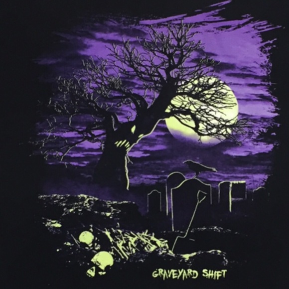 Spooky graveyard shift T-shirt size fits like XL - Picture 2 of 2